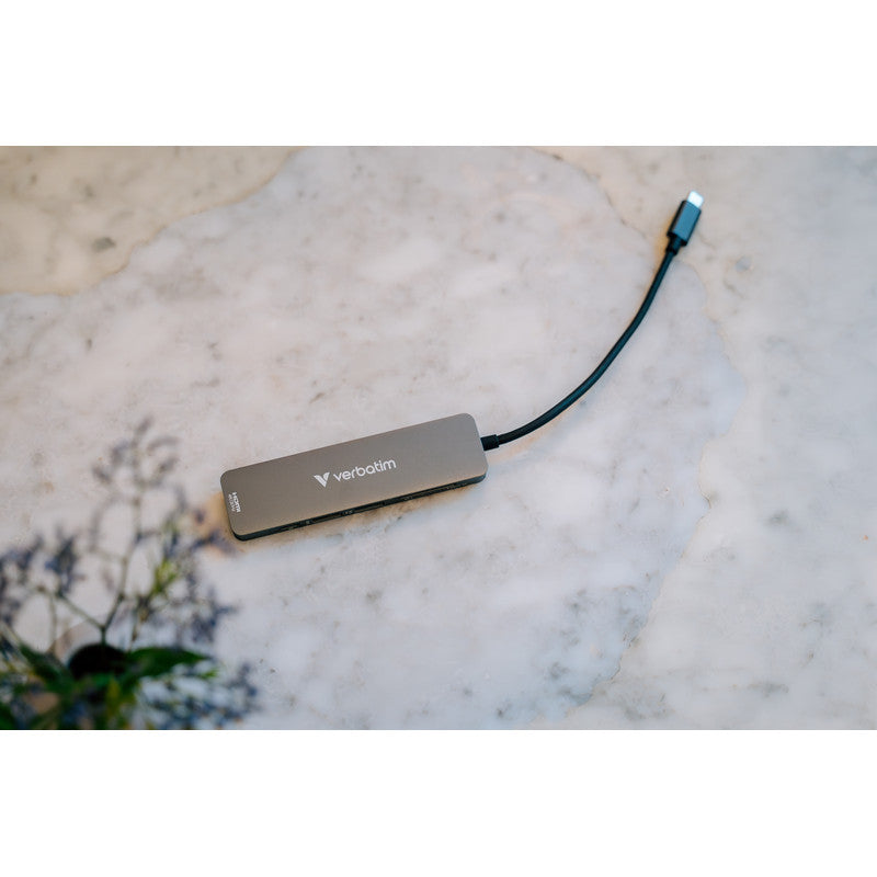 Verbatim USB-C Essentials Multi- Port Hub 6 Port / Card Reader