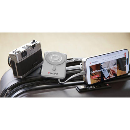 Verbatim Charge 'n' Go 2C Power Bank - 5.000 mAh - magnetisch - inkl. 2 Kabel - silber - trend - shop.deals